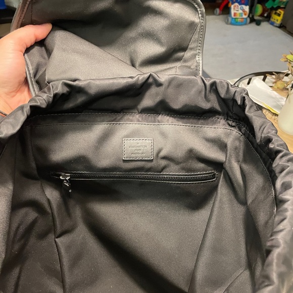 Louis Vuitton discovery backpack - used like new - Picture 9 of 11